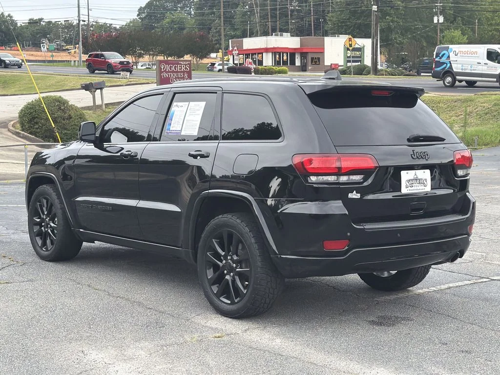 Used 2019 Black Jeep Altitude image 5