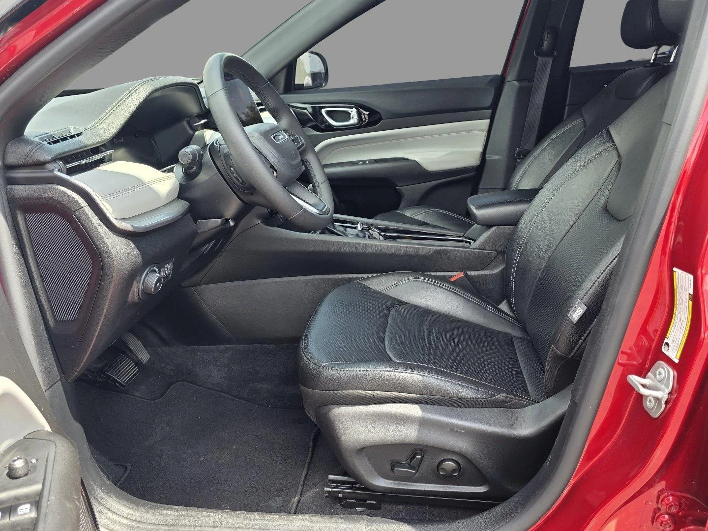 Used 2025 Velvet Red Pearlcoat Jeep Altitude X image 20