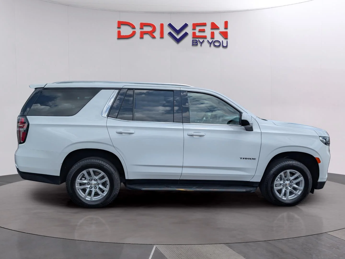 Used 2023 Summit White Chevrolet LS image 6