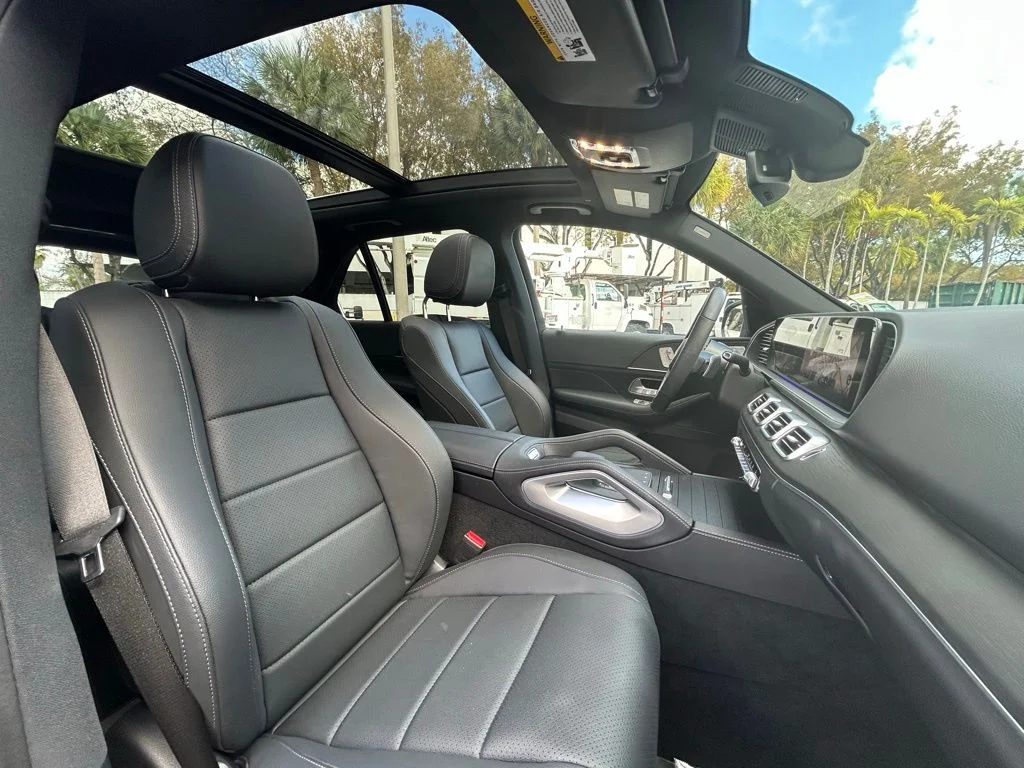 Used 2025  Mercedes-Benz GLE 450e image 32