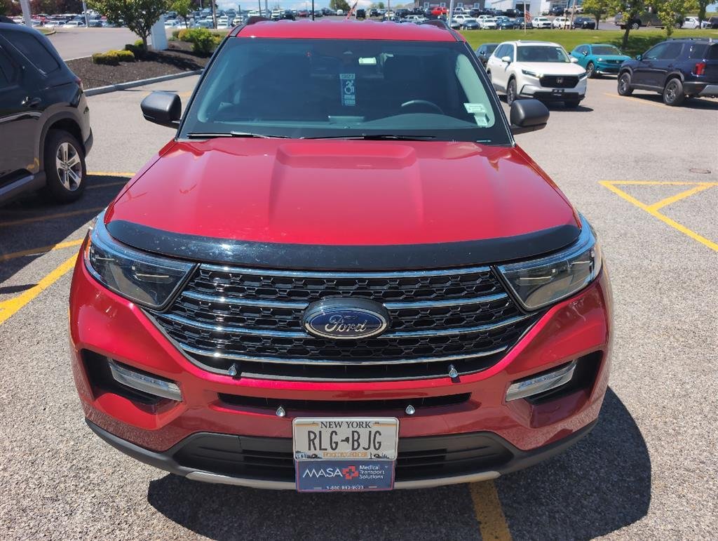 Used 2023 Rapid Red Metallic Tinted Clearcoat Ford XLT image 2