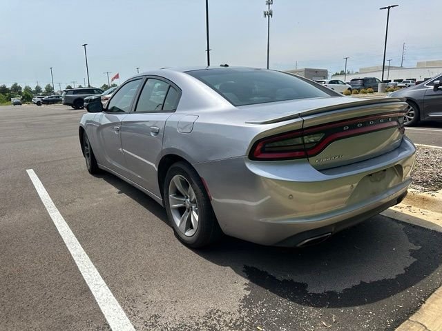 Used 2015 Silver Dodge SE image 8