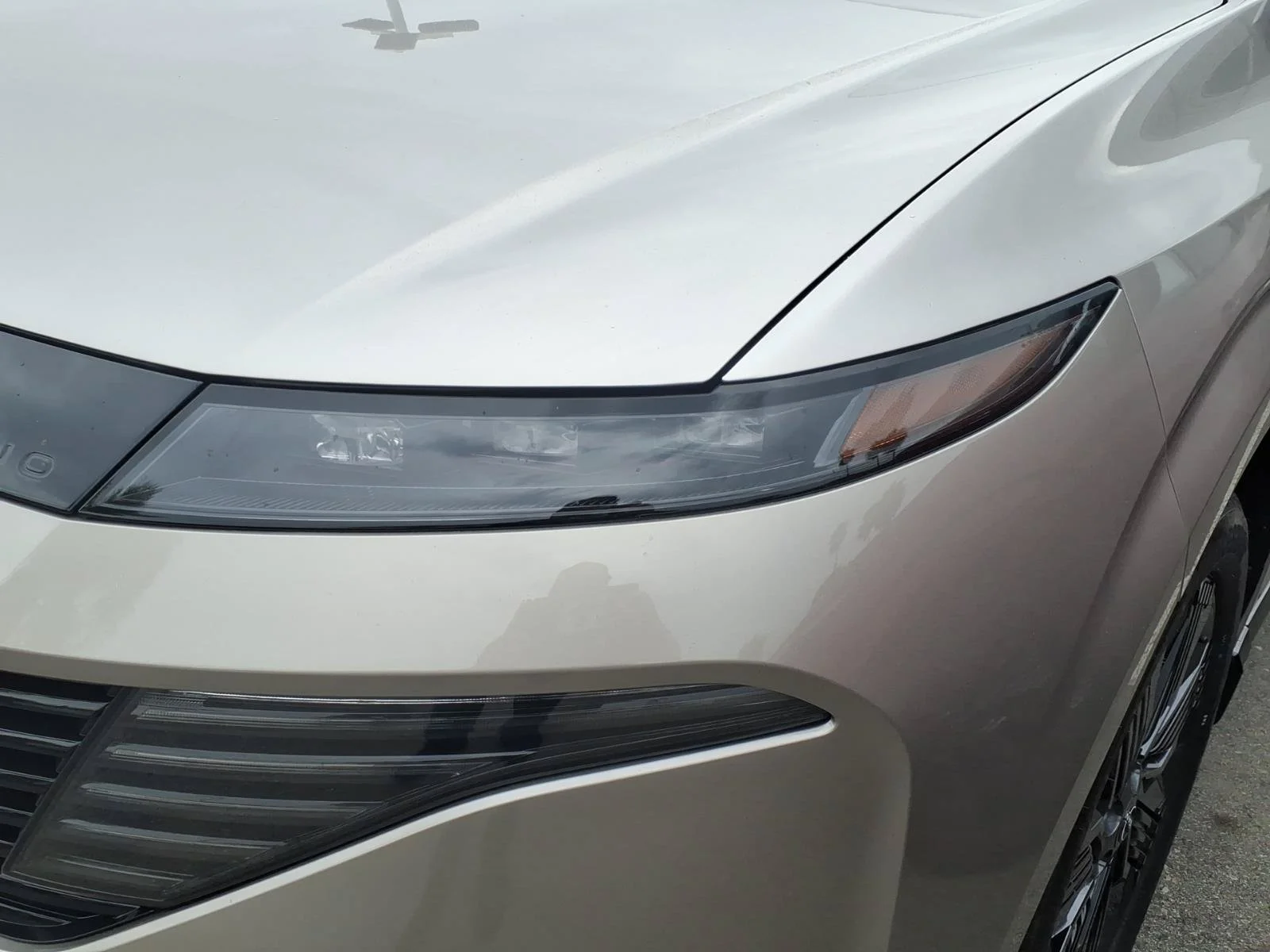 New 2026 Champagne Silver Metallic Nissan Platinum image 2