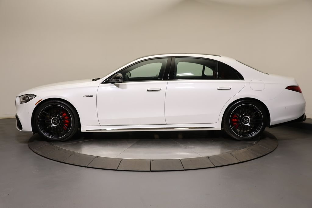 New 2026 MANUFAKTUR Moonlight White Metallic Mercedes-Benz S 63 E AMG® image 4