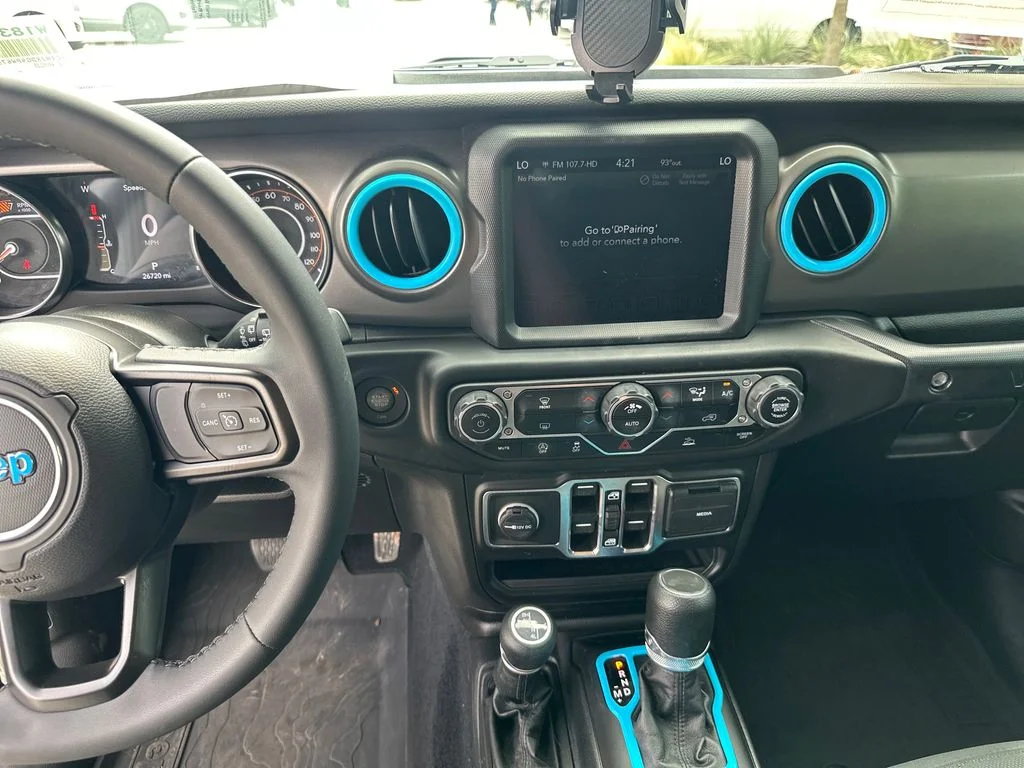 Used 2023 Gray Jeep Sport S image 24