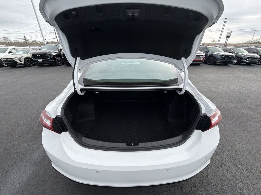 Used 2024 White Chevrolet LT image 29