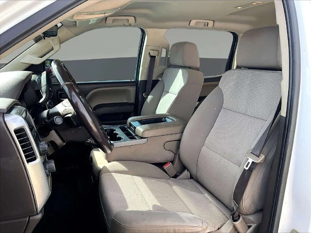 Used 2017 White Chevrolet LT image 25