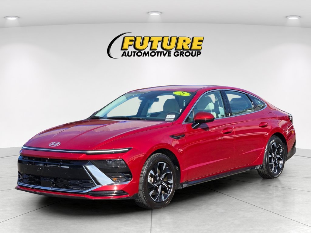 Certified Used 2025 Red Hyundai SEL image 8
