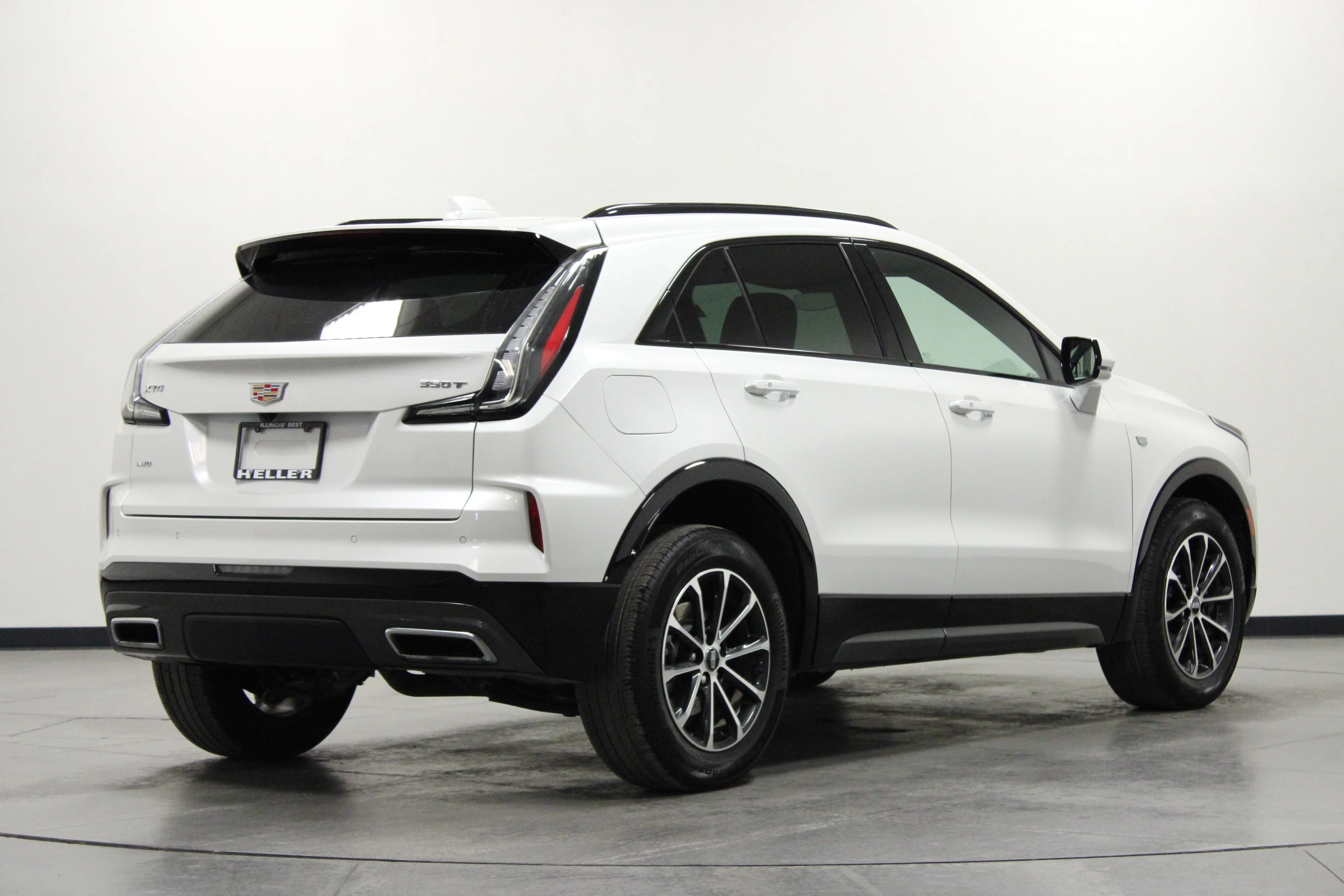 Used 2024 Crystal White Tricoat Cadillac Sport image 4