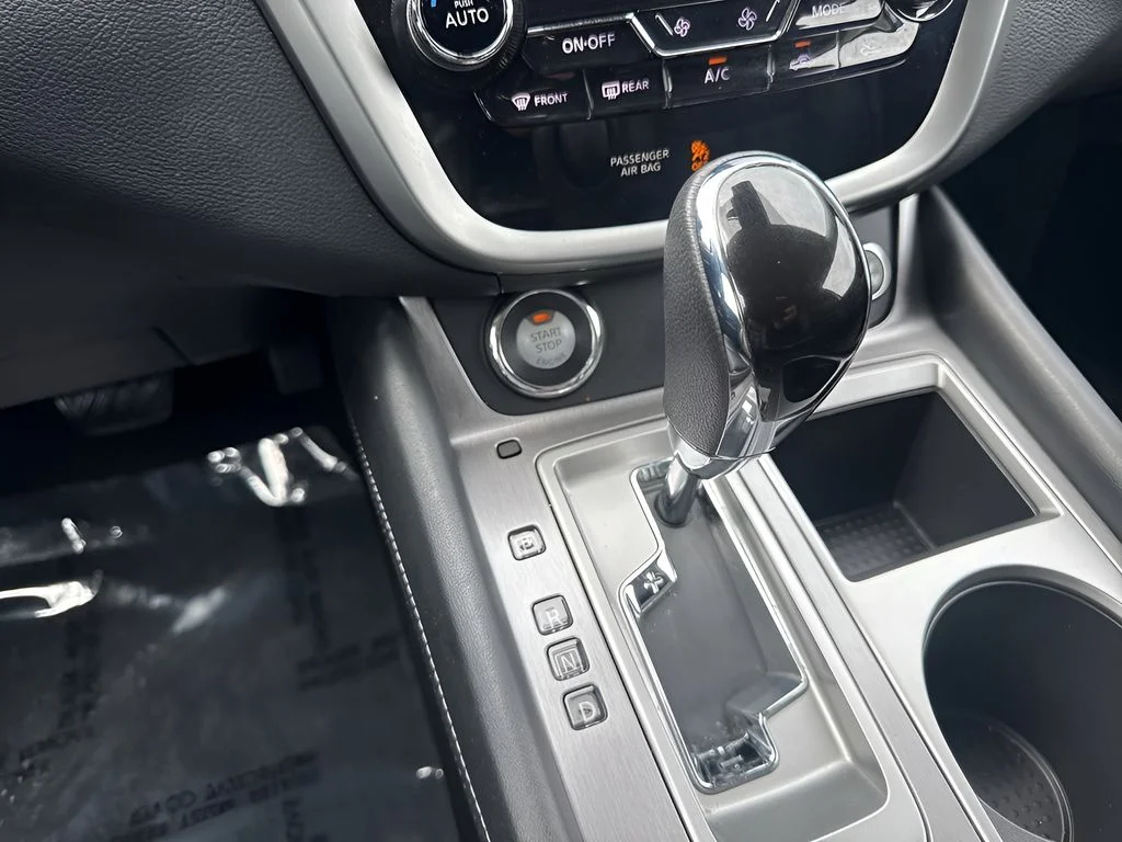 Used 2024 White Nissan SL image 19