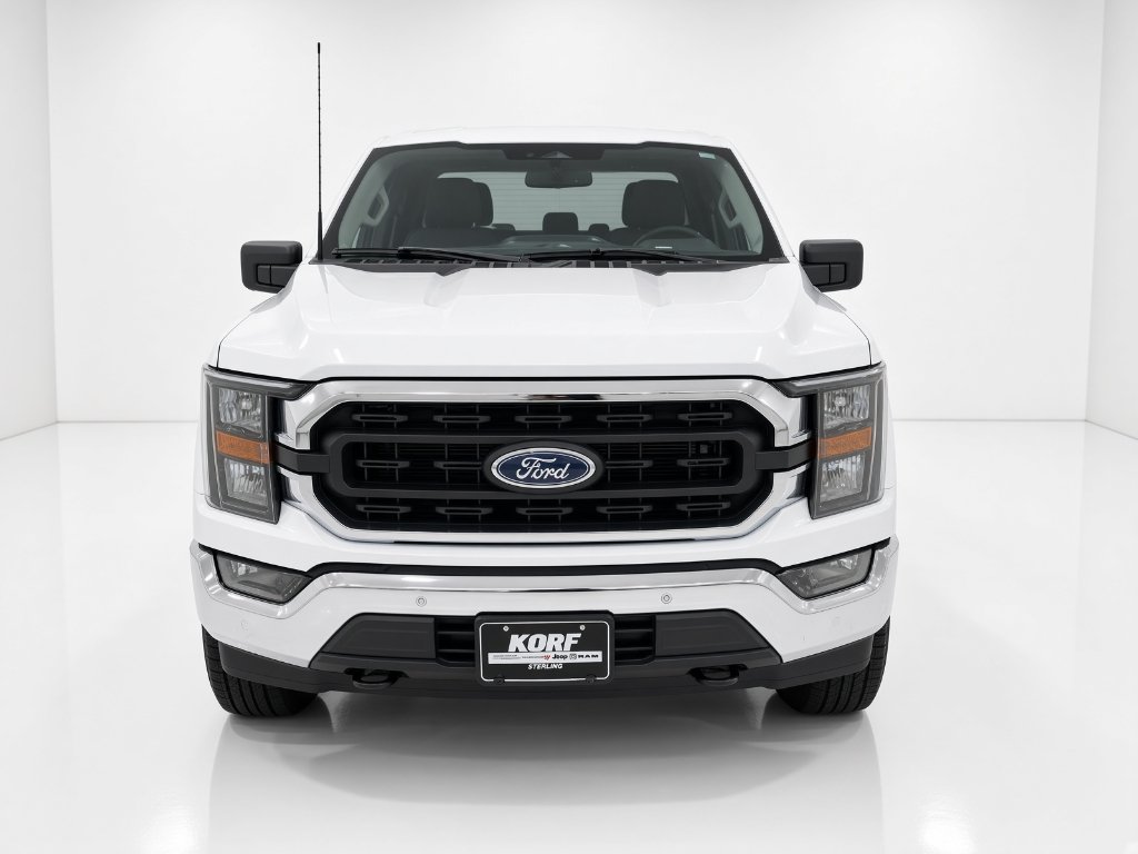 Used 2023 Oxford White Ford XLT image 3