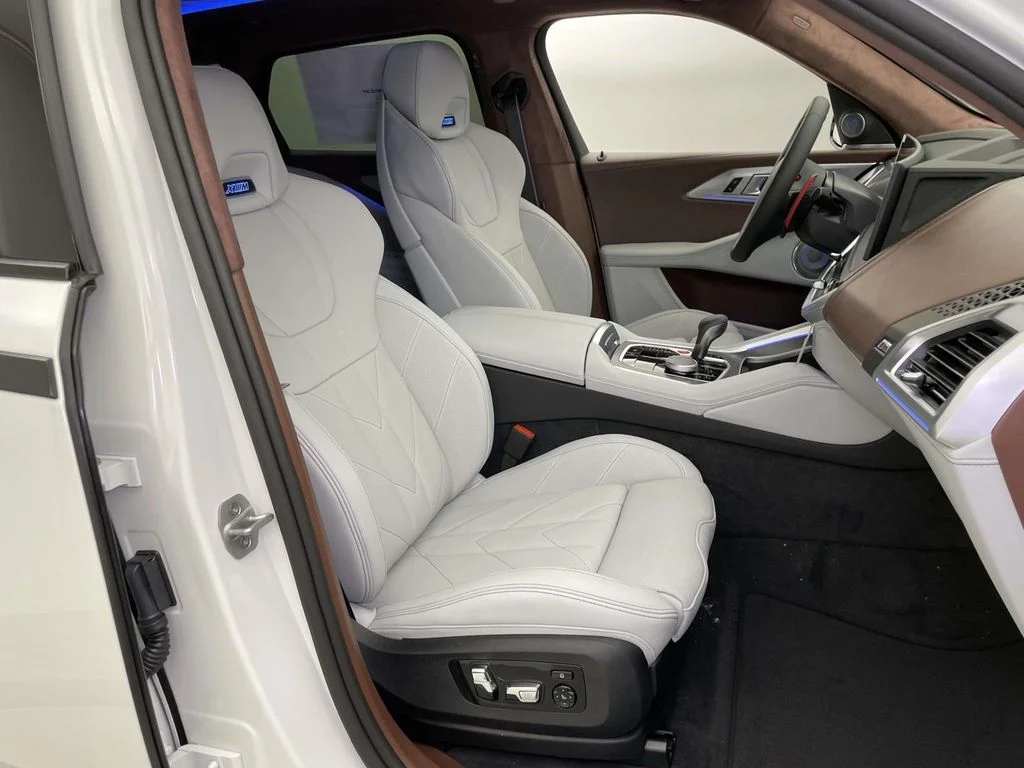 2026 BMW XM Base - Photo 18