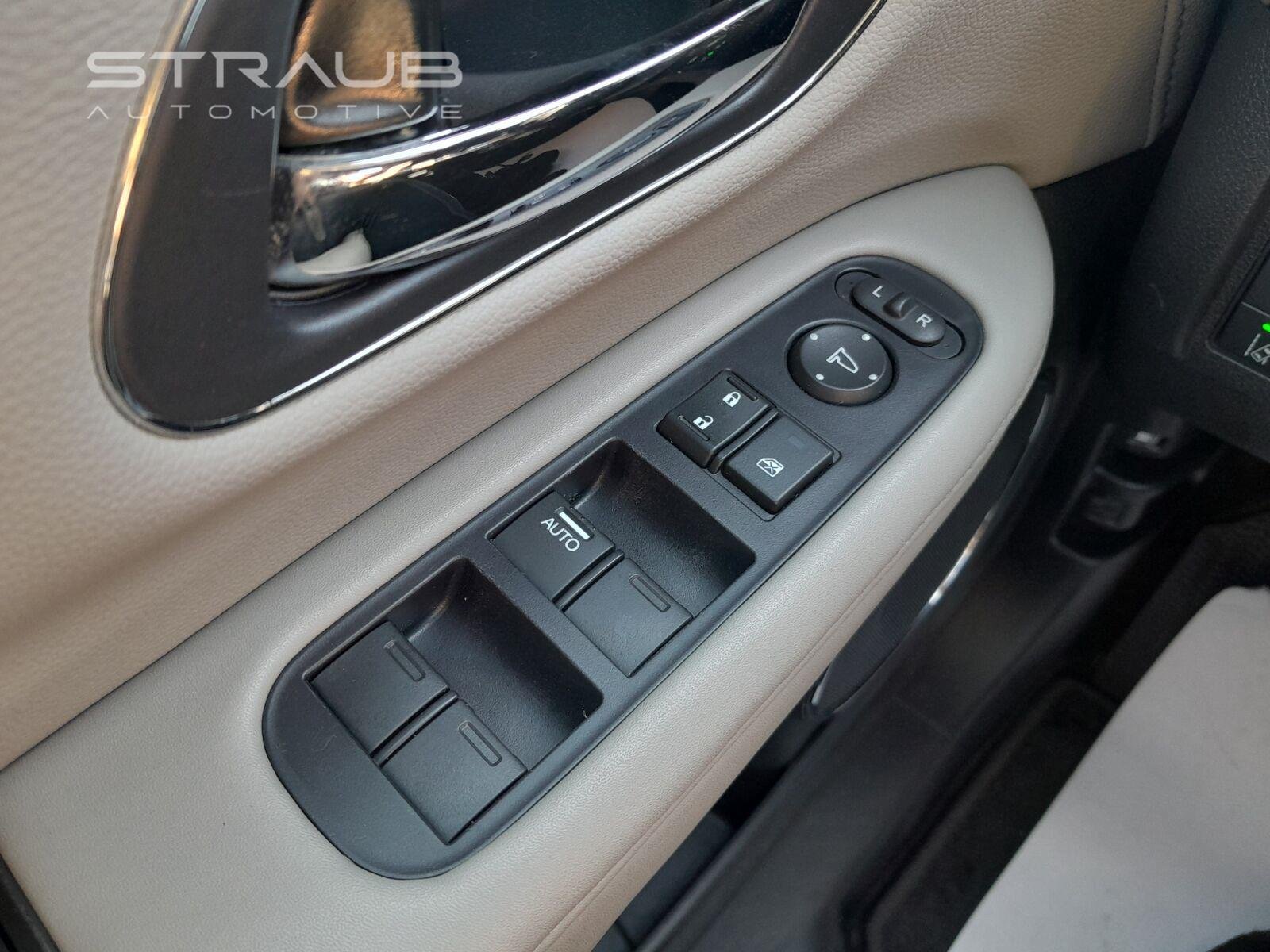 Used 2019 Lunar Silver Metallic Honda EX-L image 34