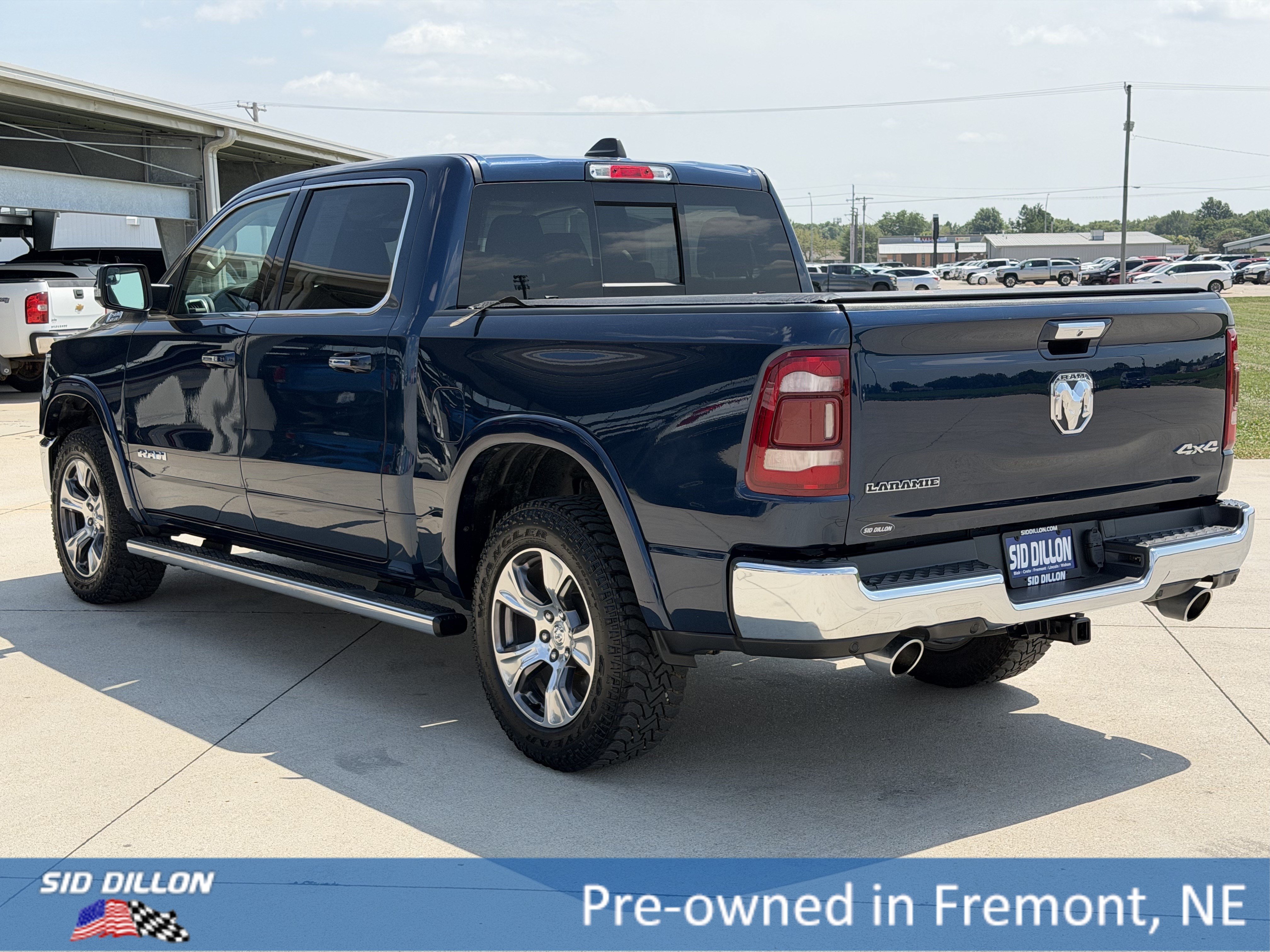 Used 2022 Patriot Blue Pearlcoat Ram Laramie image 13