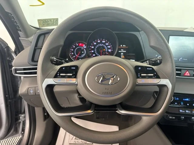 Used 2023 Gray Hyundai SEL image 3