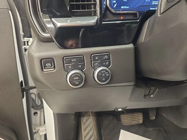 Used 2025 Summit White GMC SLT image 32