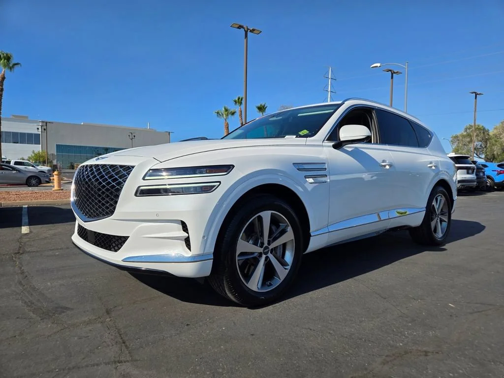 Used 2021 Uyuni White Genesis 4DR AWD 35T image 2