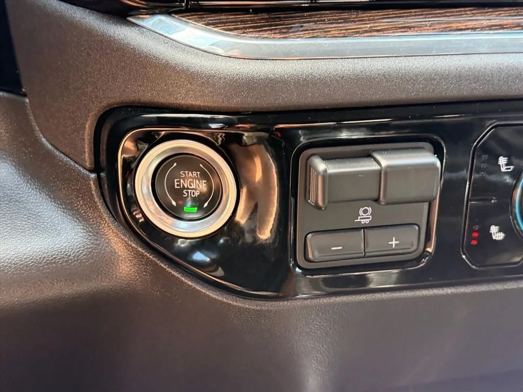 Used 2024 Gray GMC Elevation image 26