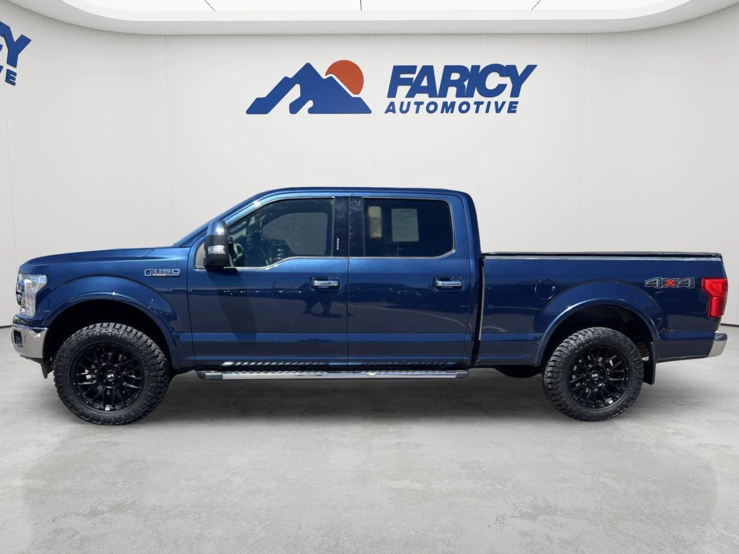 Used 2019 Blue Jeans FORD LARIAT image 8