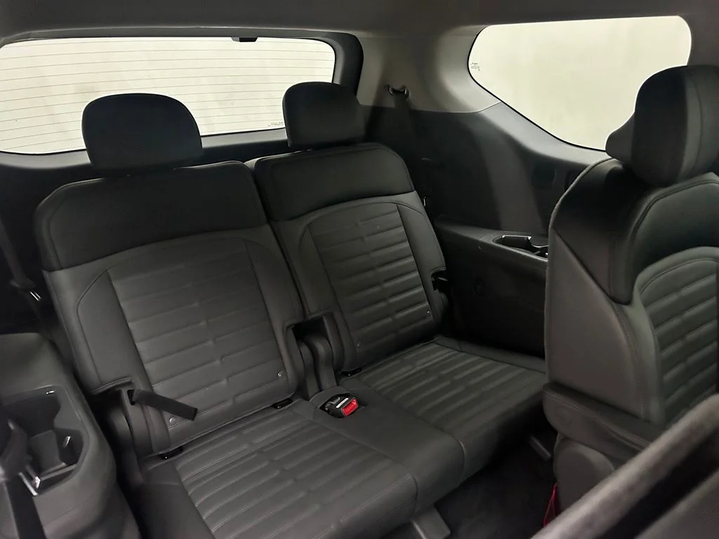 Used 2024 White Kia Land image 16