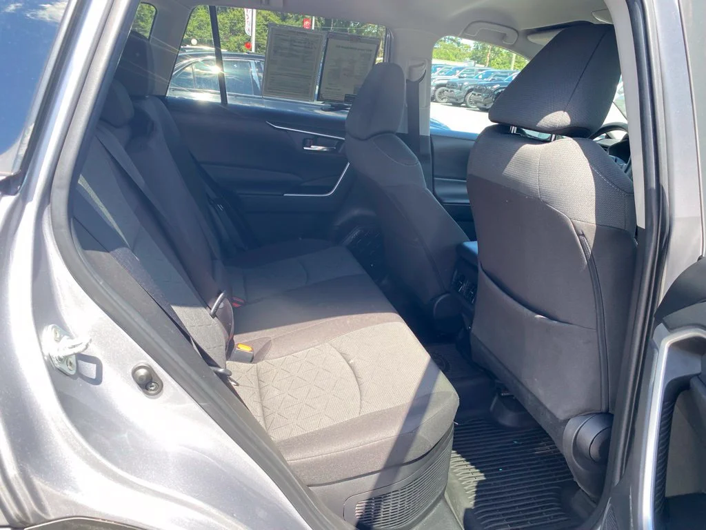 Used 2022 Silver Toyota XLE image 16