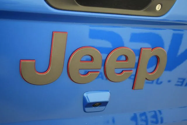 New 2026 Hydro Blue Pearl-Coat Exterior Paint Jeep Rubicon X image 19