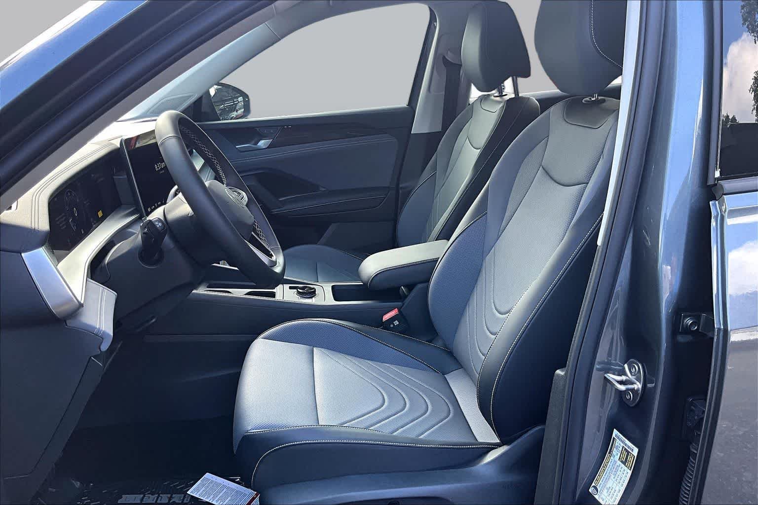 New 2026 Platinum Gray Metallic Volkswagen 2.0T SE image 9