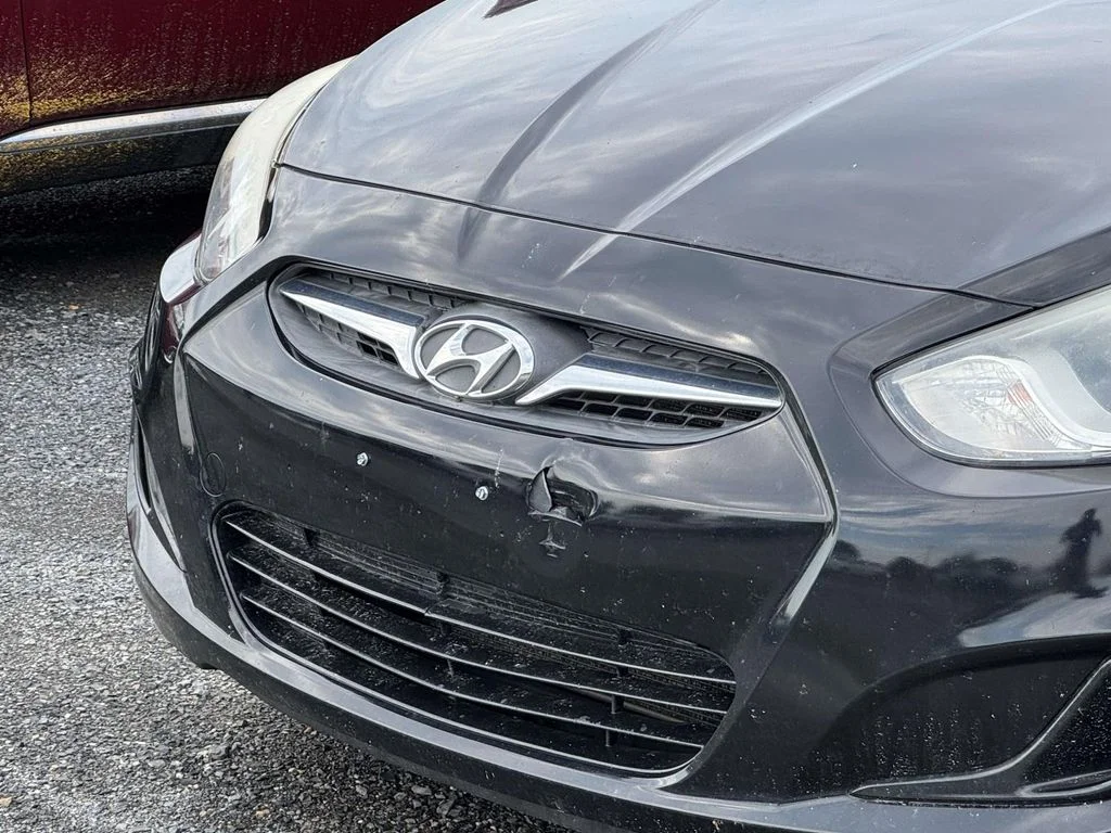 Used 2014 Black Hyundai GS image 11