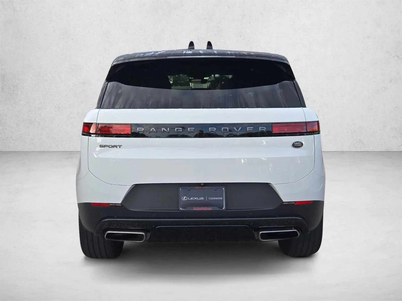 Used 2023 Fuji White Land Rover SE image 6