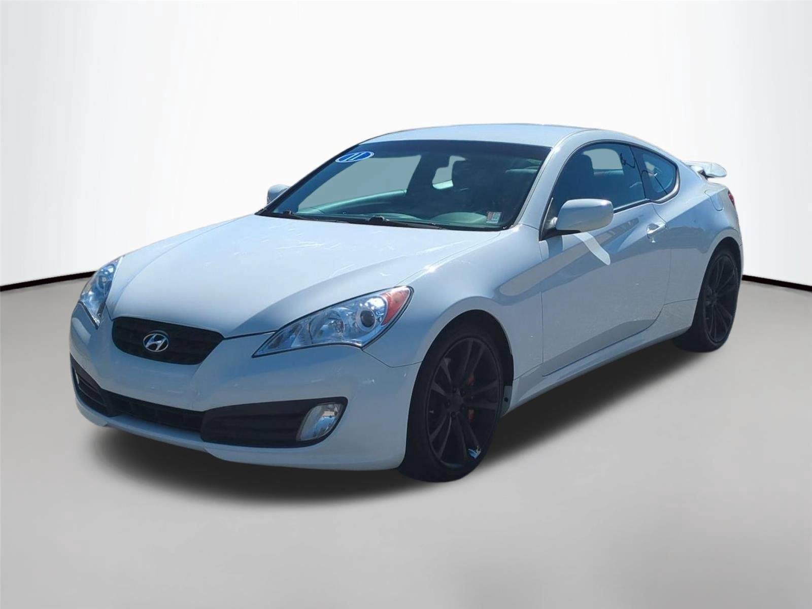 Used 2011 Karussell White Hyundai R-Spec image 1