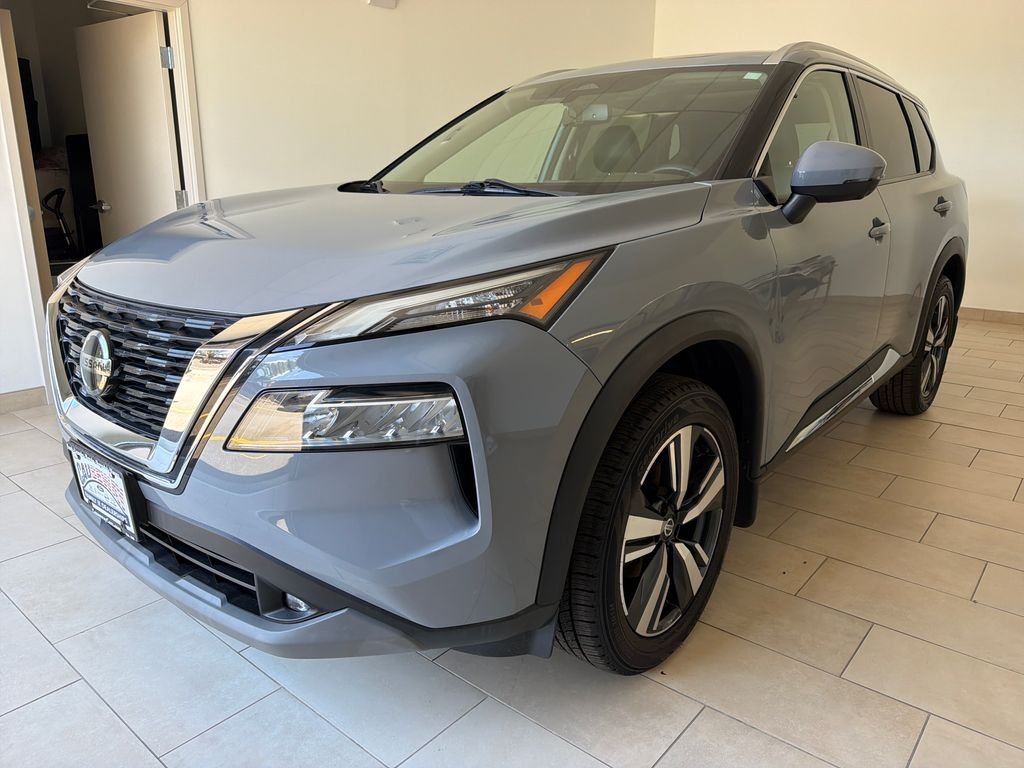Used 2021 Boulder Gray Nissan SL image 4