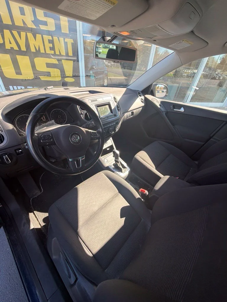 Used 2016  Volkswagen S image 6