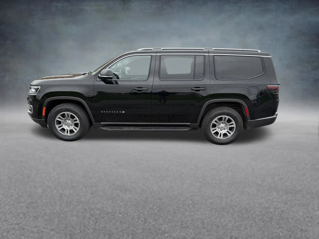 Used 2022 Diamond Black Cry Jeep Series I image 2