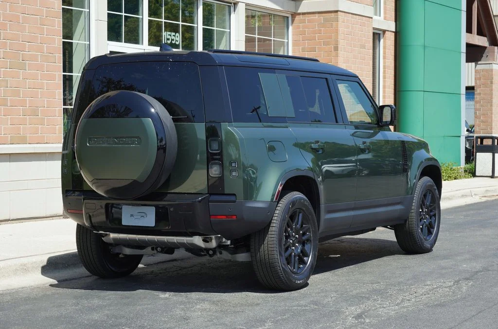 New 2026 Woolstone Green Land Rover S image 6