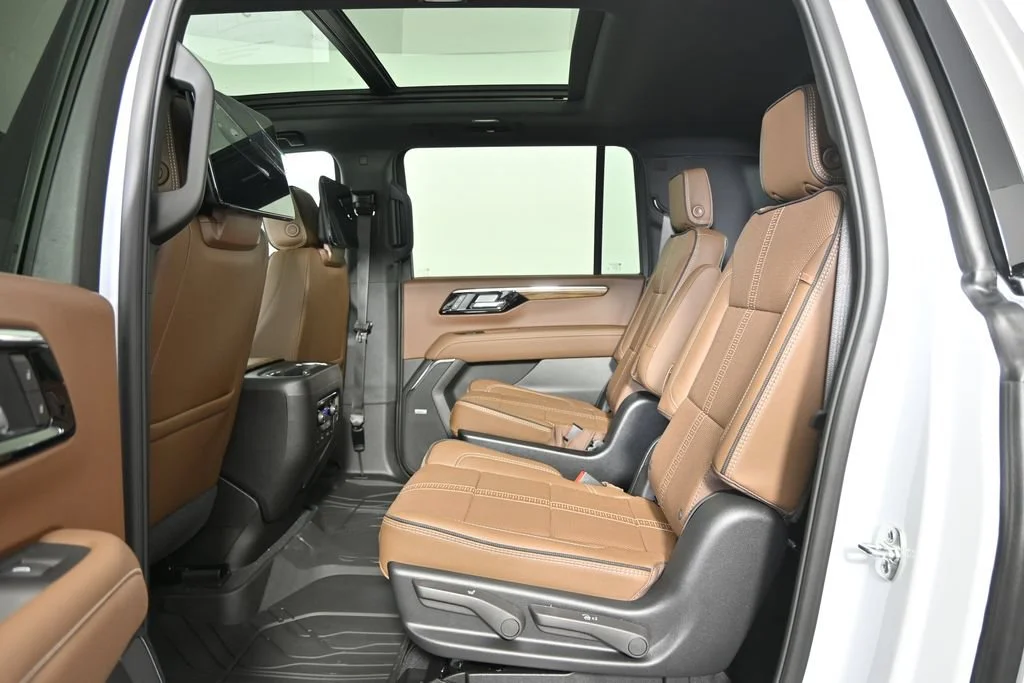 New 2026 Polar White Tricoat Chevrolet High Country image 19