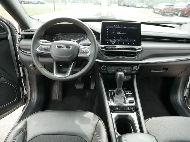 Used 2024 Silver Jeep Trailhawk image 21