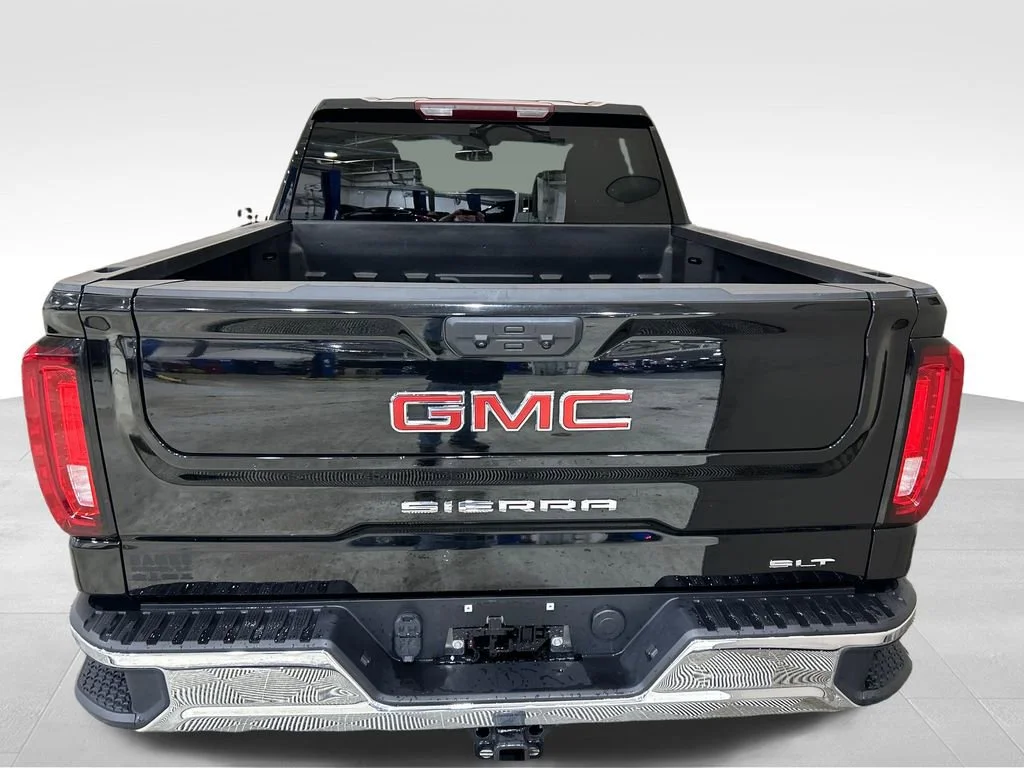 Used 2025 Onyx Black GMC SLT image 4