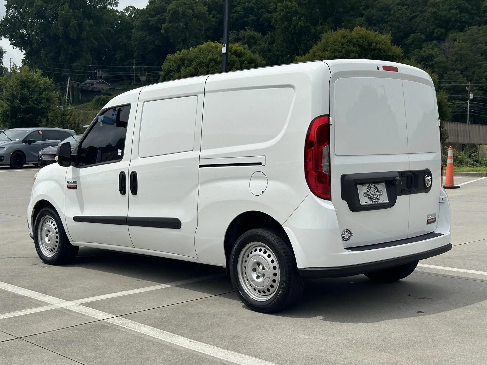 Used 2022 Bright White Ram Tradesman image 5