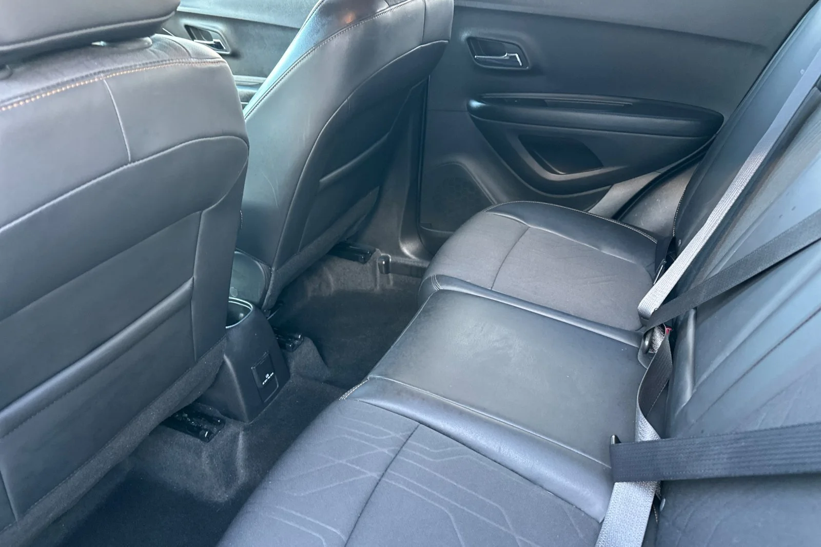 Used 2022 Summit White Chevrolet LT image 12