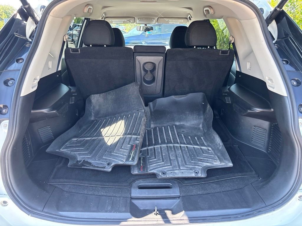 Used 2018 White Nissan SV image 13