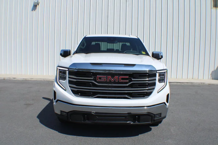 2024 GMC Sierra 1500 SLT - Photo 18