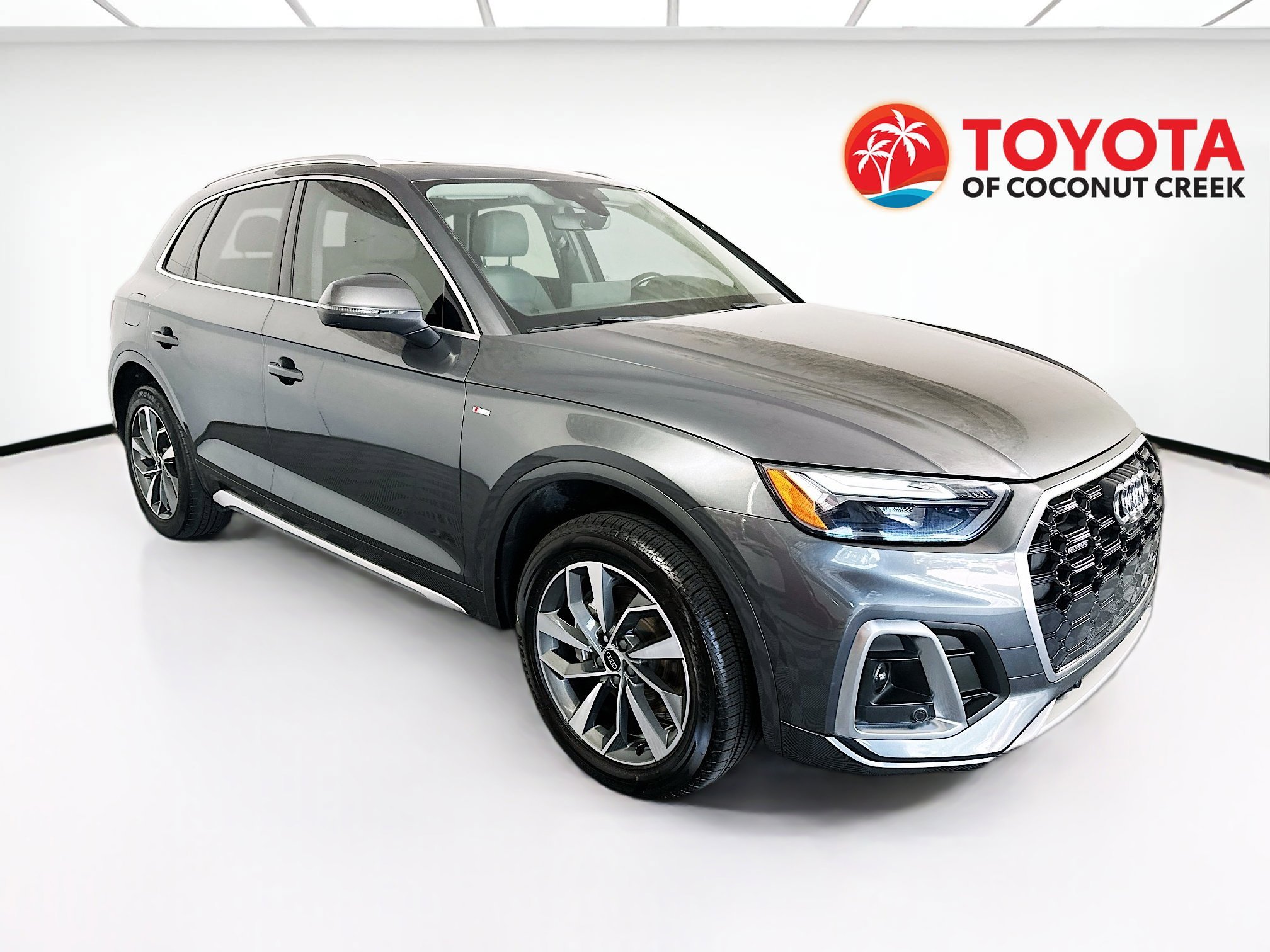 2022 Audi Q5 45 Premium Plus's photo