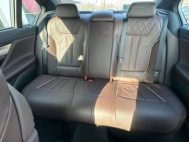 2022 BMW 7 Series 740i - Photo 30