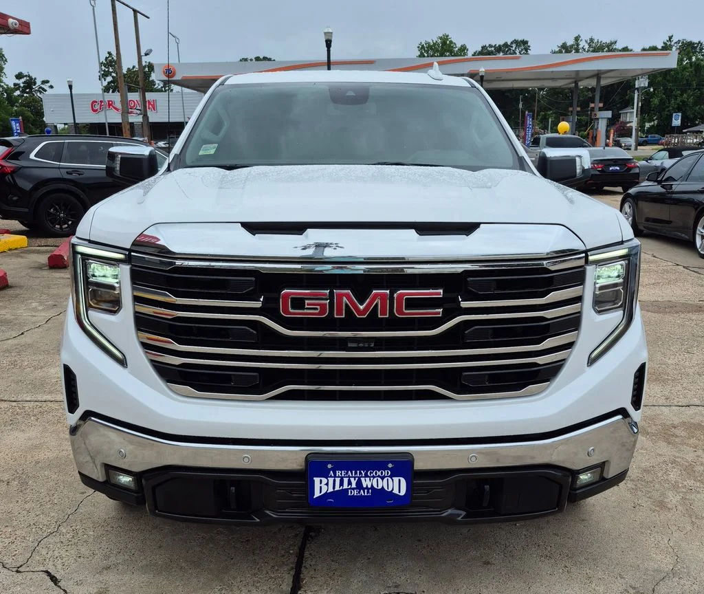 Used 2024 Summit White GMC SLT image 3