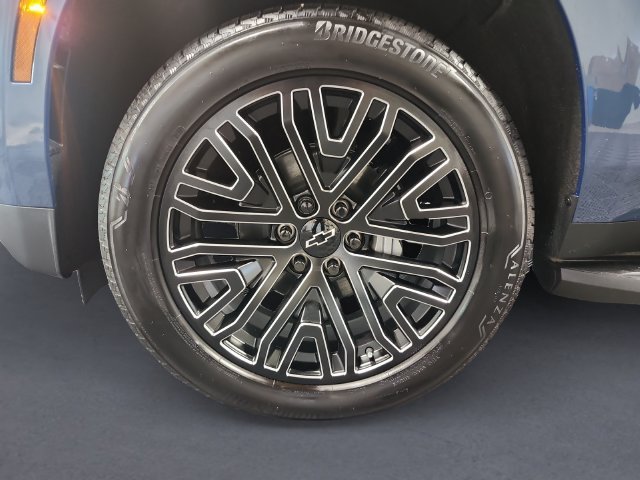 2026 Chevrolet Suburban Premier - Photo 14