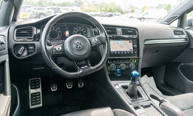 Used 2019 Blue Volkswagen DCC & Navigation 4Motion image 13