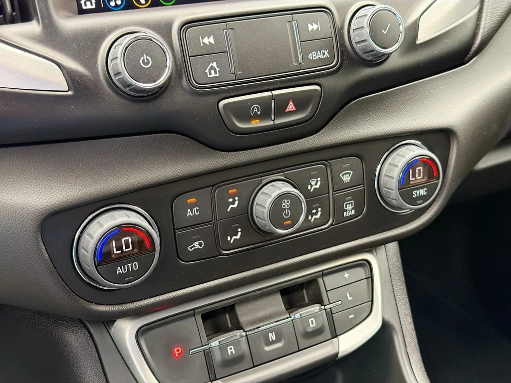 Used 2023 Summit White GMC SLT image 14