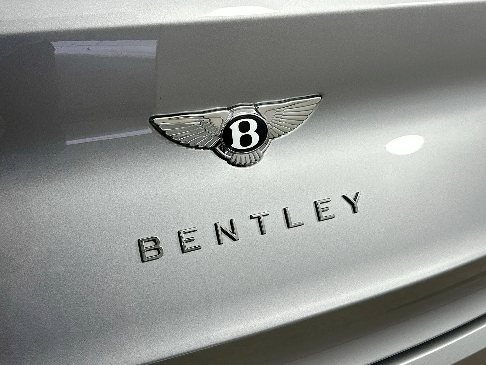 Used 2023 Silver Bentley  image 65