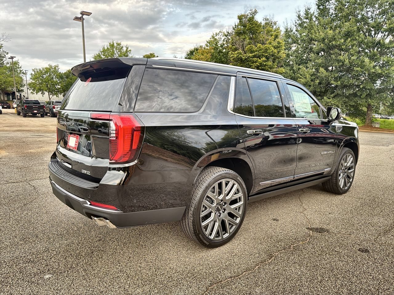 2026 GMC Yukon Denali Ultimate - Photo 8