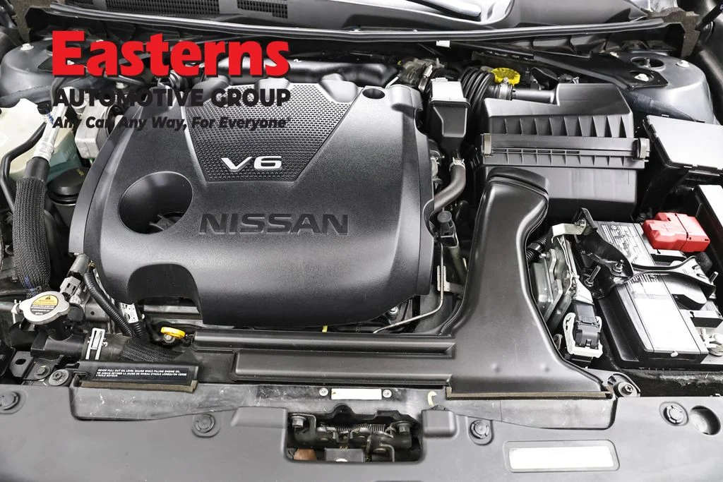 Used 2023 Gray Nissan SV image 7